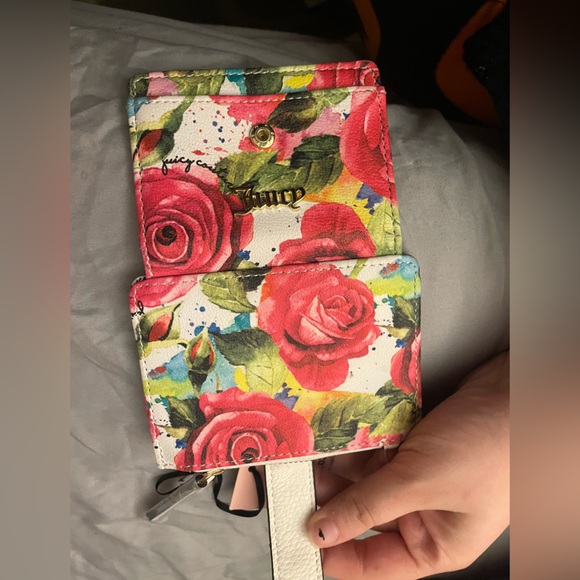 NWT Juicy Couture Floral wallet - Picture 4 of 5